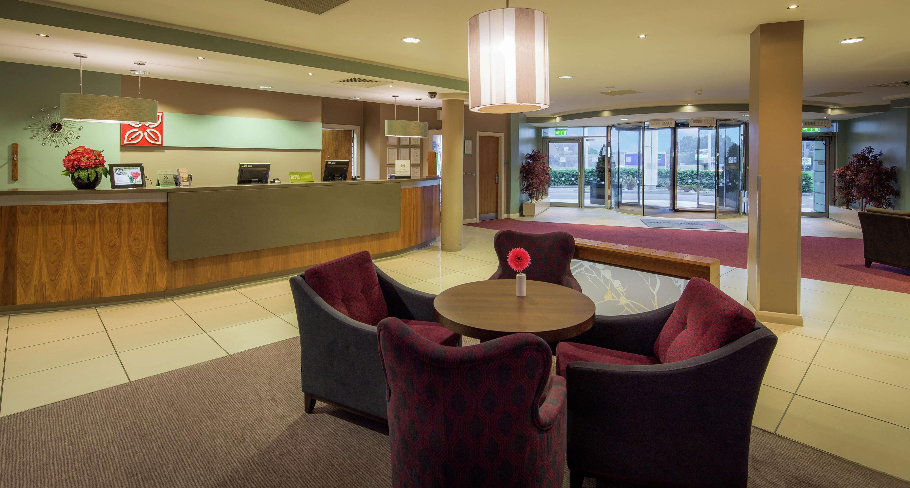 Hilton Garden Inn Luton North Exterior foto