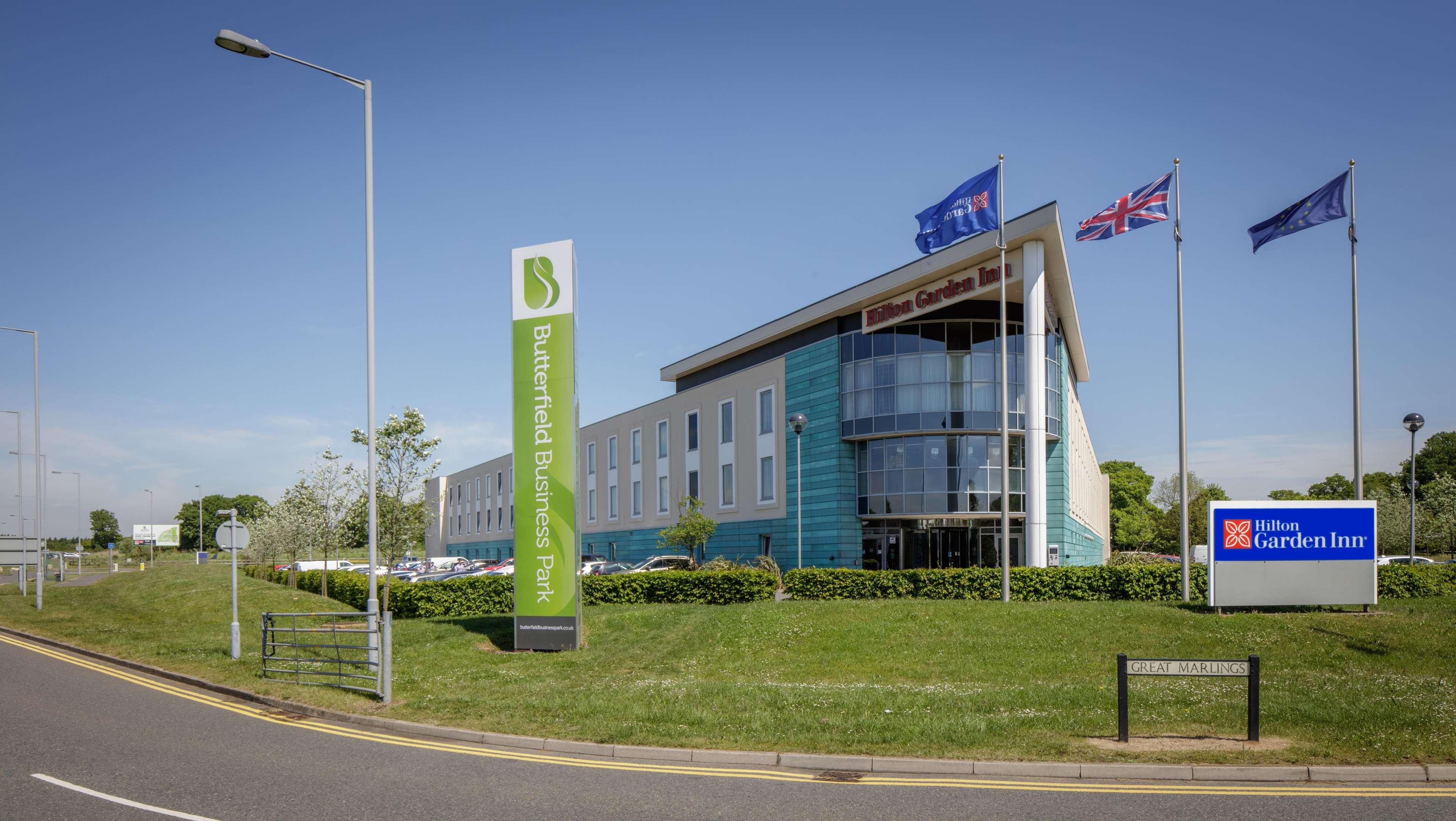 Hilton Garden Inn Luton North Exterior foto