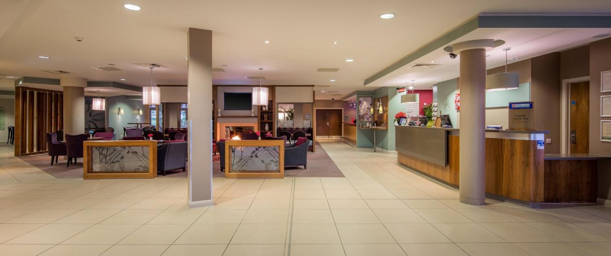 Hilton Garden Inn Luton North Exterior foto