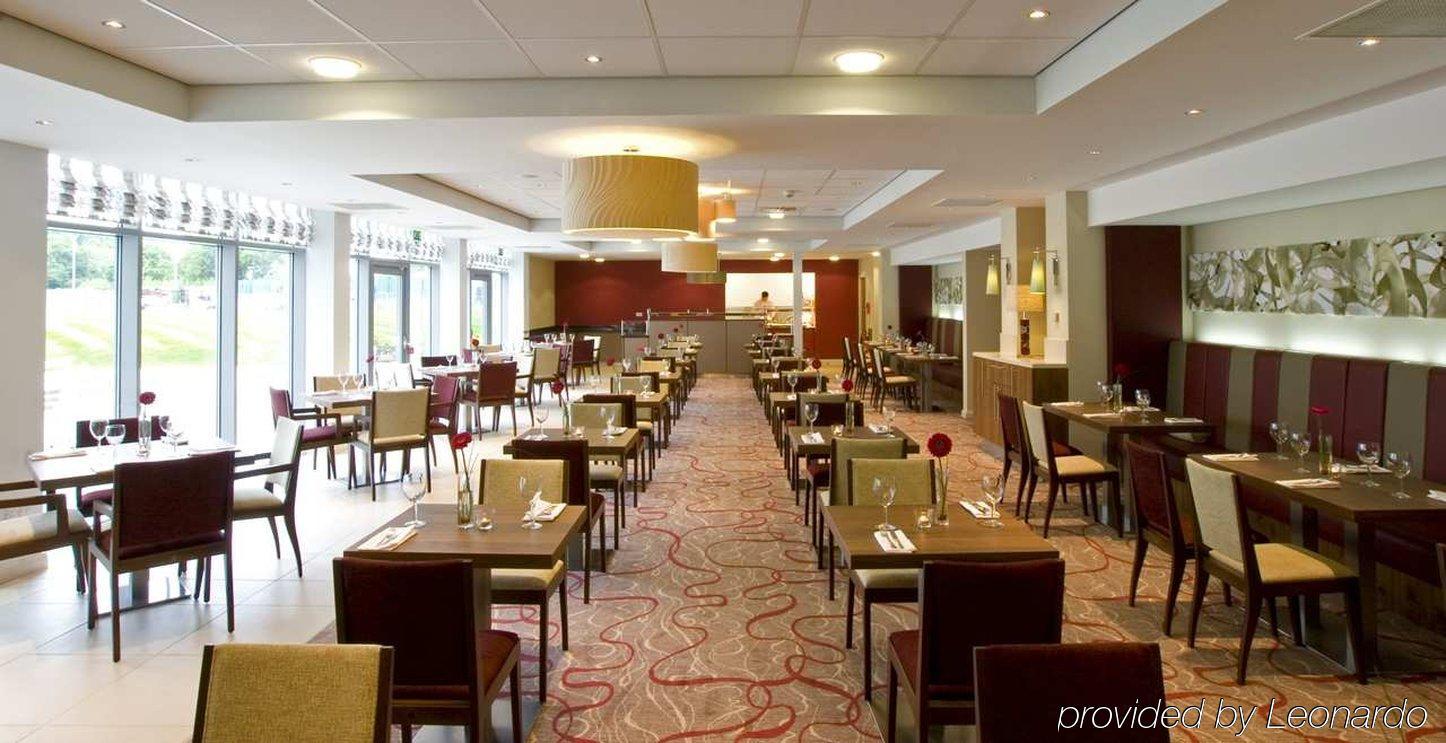 Hilton Garden Inn Luton North Restaurant foto