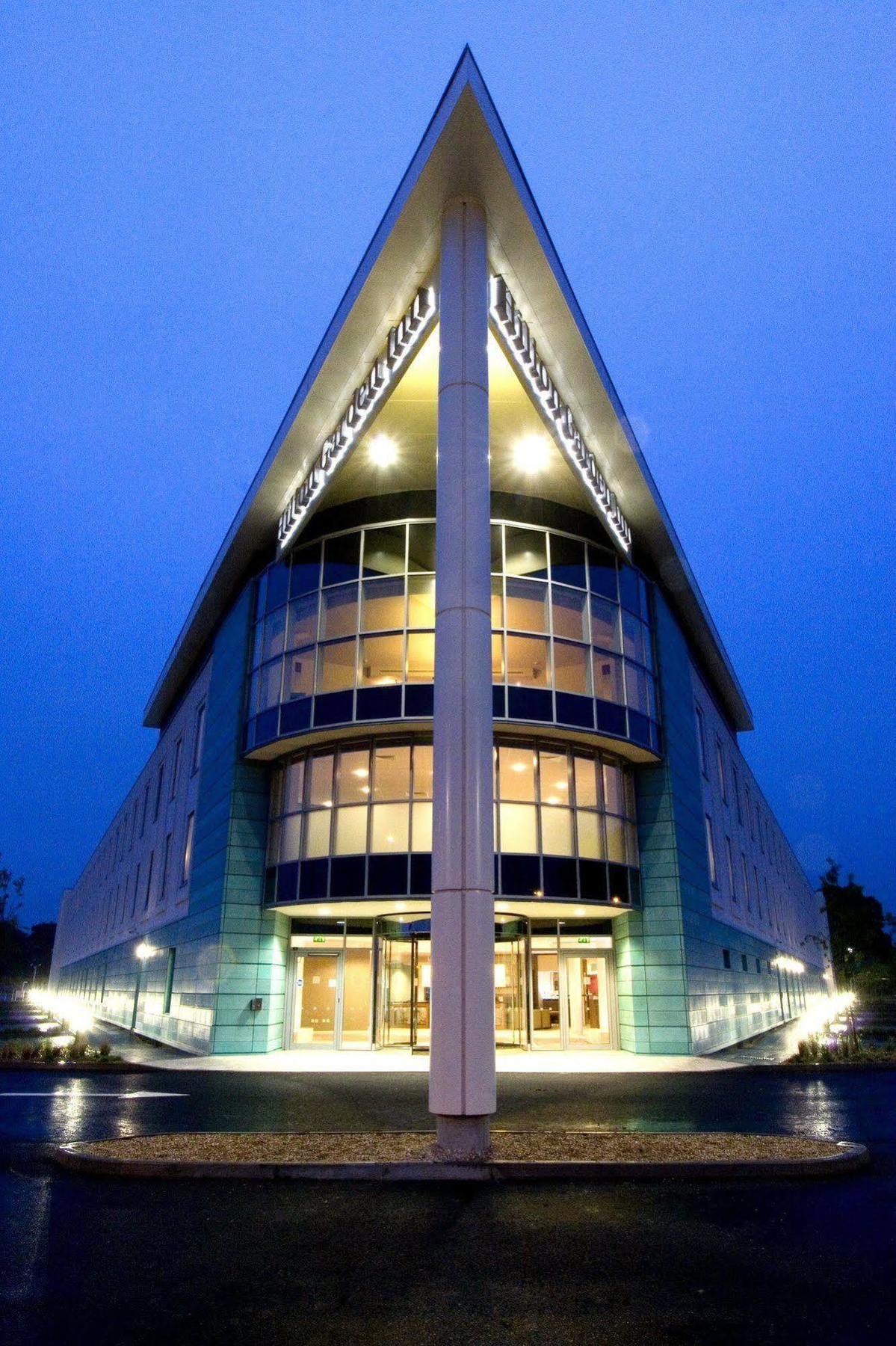 Hilton Garden Inn Luton North Exterior foto