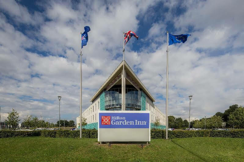 Hilton Garden Inn Luton North Exterior foto